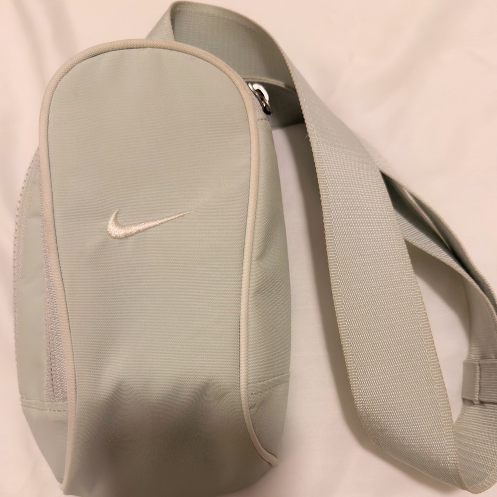 Nike X-Small Light Gray Sling Bag